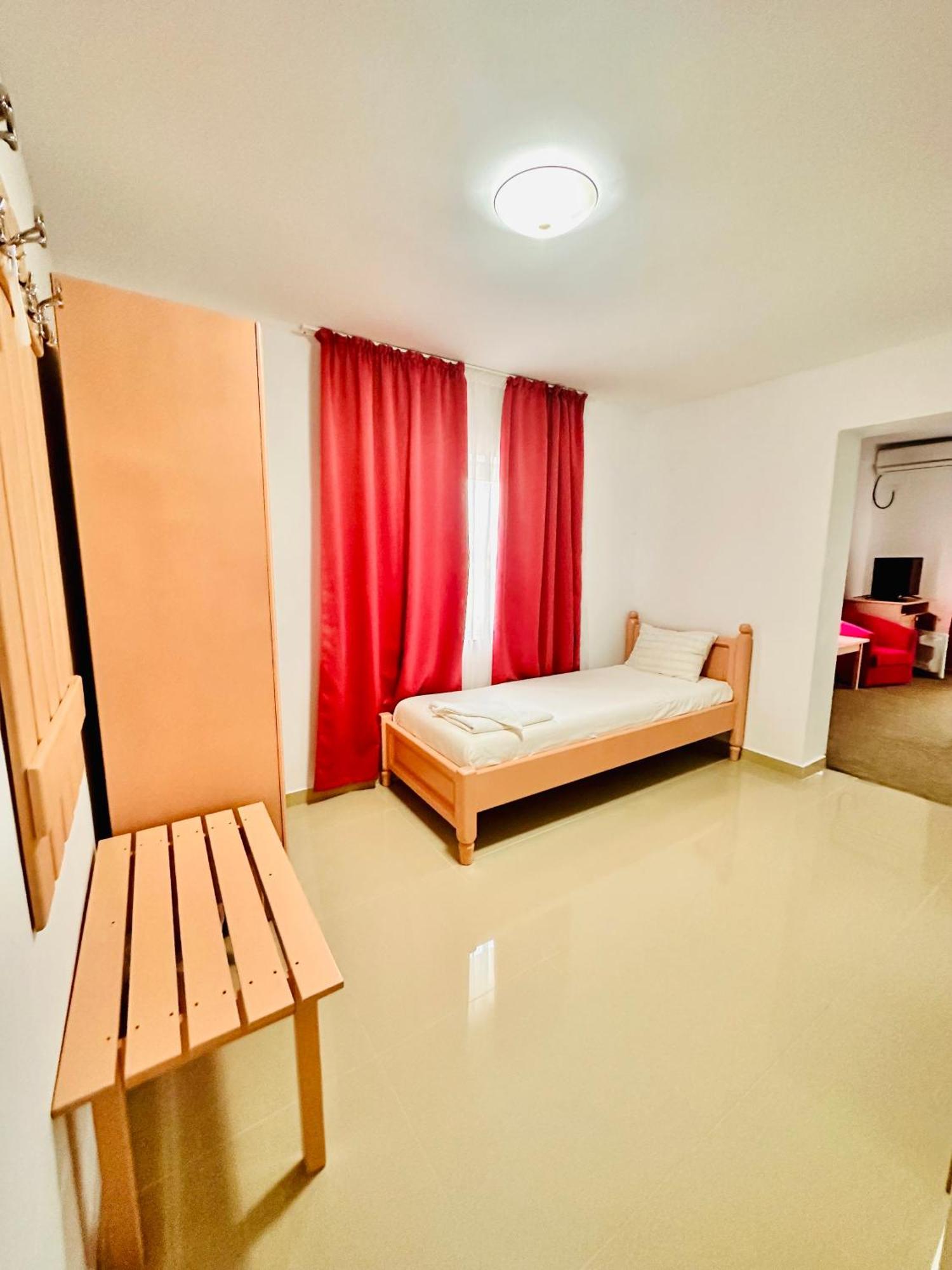 Pensiunea Fabian Hotel Jurilovca Buitenkant foto